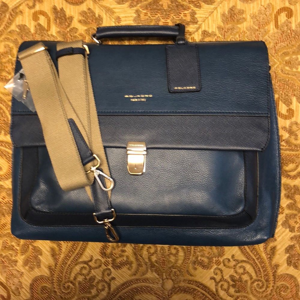 Piquadro briefcase with shoulder strap.
